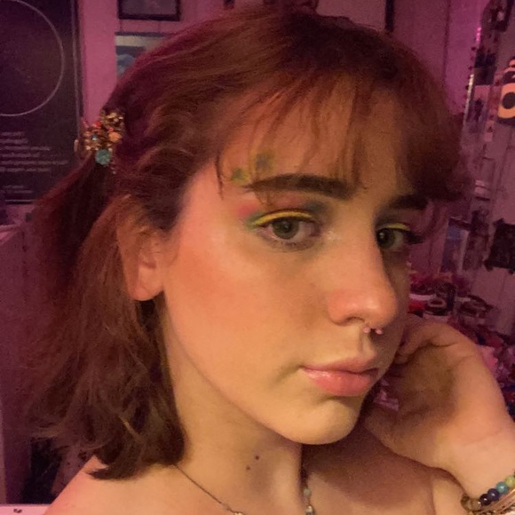 Meet your Posher, Kayla - Picture 1 of 1